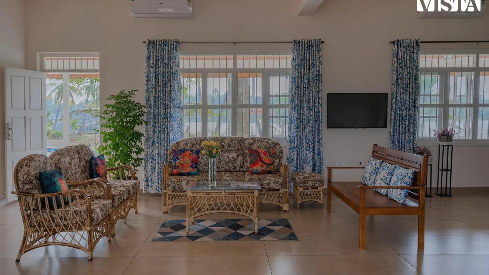 Aqua Vista Riverview By Stayvista - Private Pool Kochi 빌라