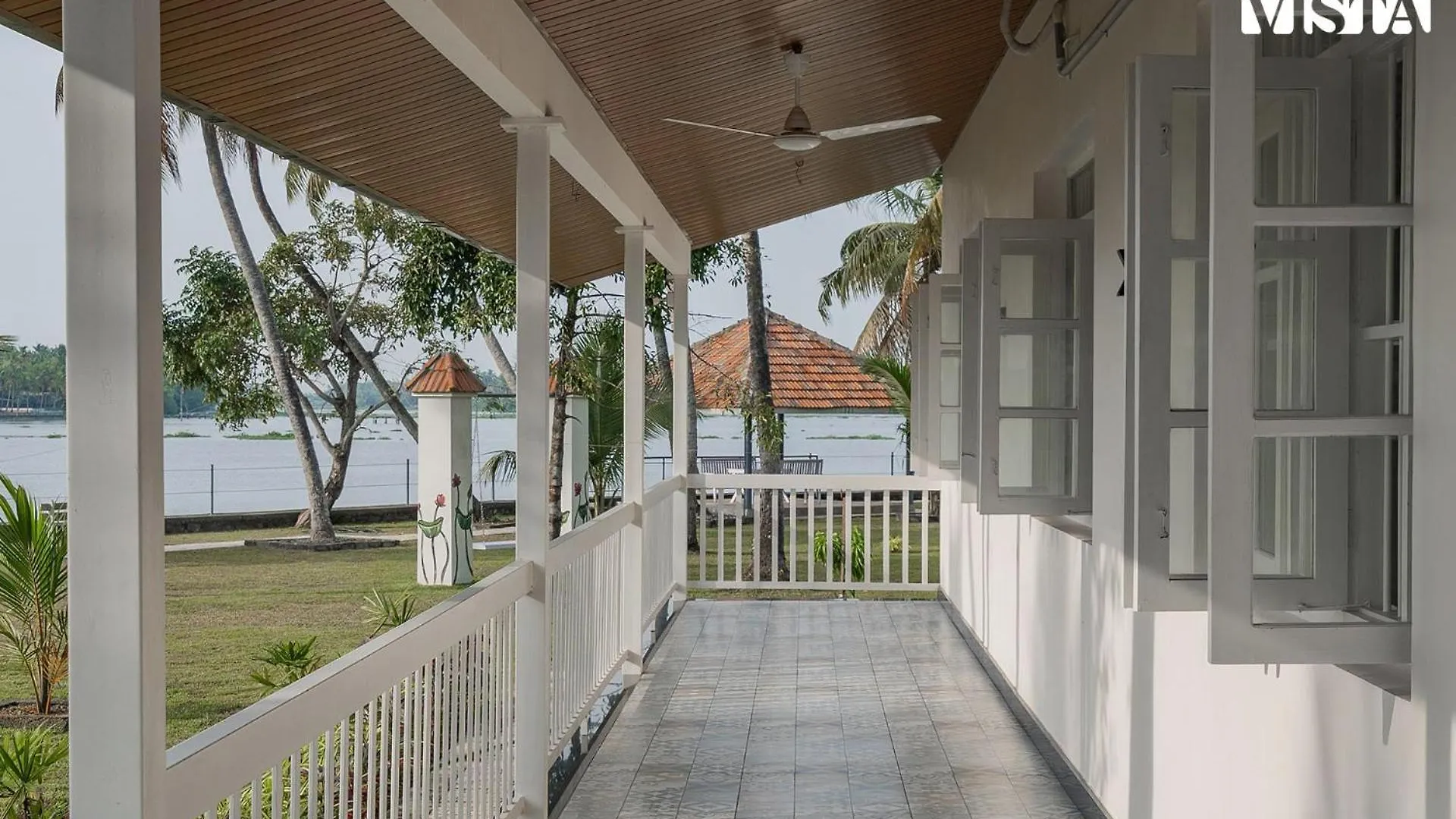 Villa Aqua Vista Riverview By Stayvista - Private Pool Kochi